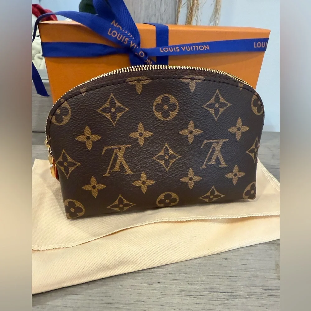 ***SOLD*** Louis Vuitton x Murakami 2025 Cherry Cerises Cosmetic Bag- NIB - Picture 6 of 6